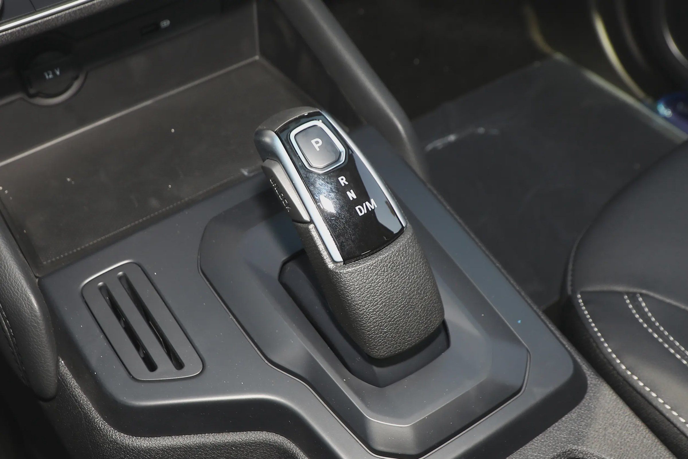 Modèle 2022, 2.0T diesel automatique, 4x4, version confort, empattement standard