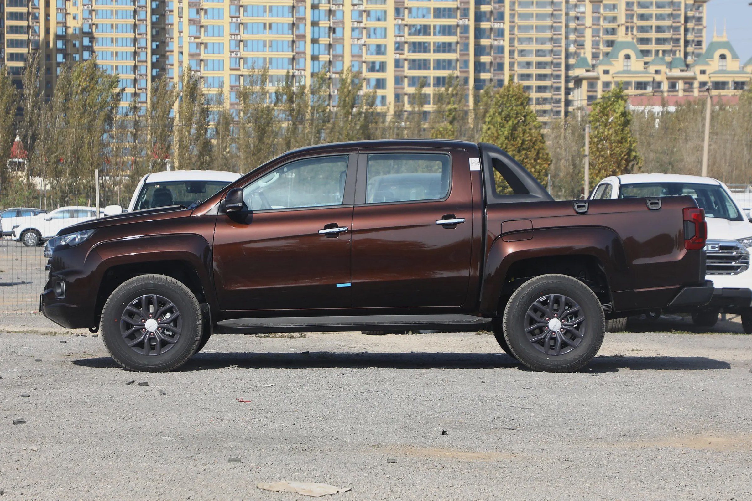 Modèle 2022, 2.0T diesel automatique, 4x4, version confort, empattement standard
