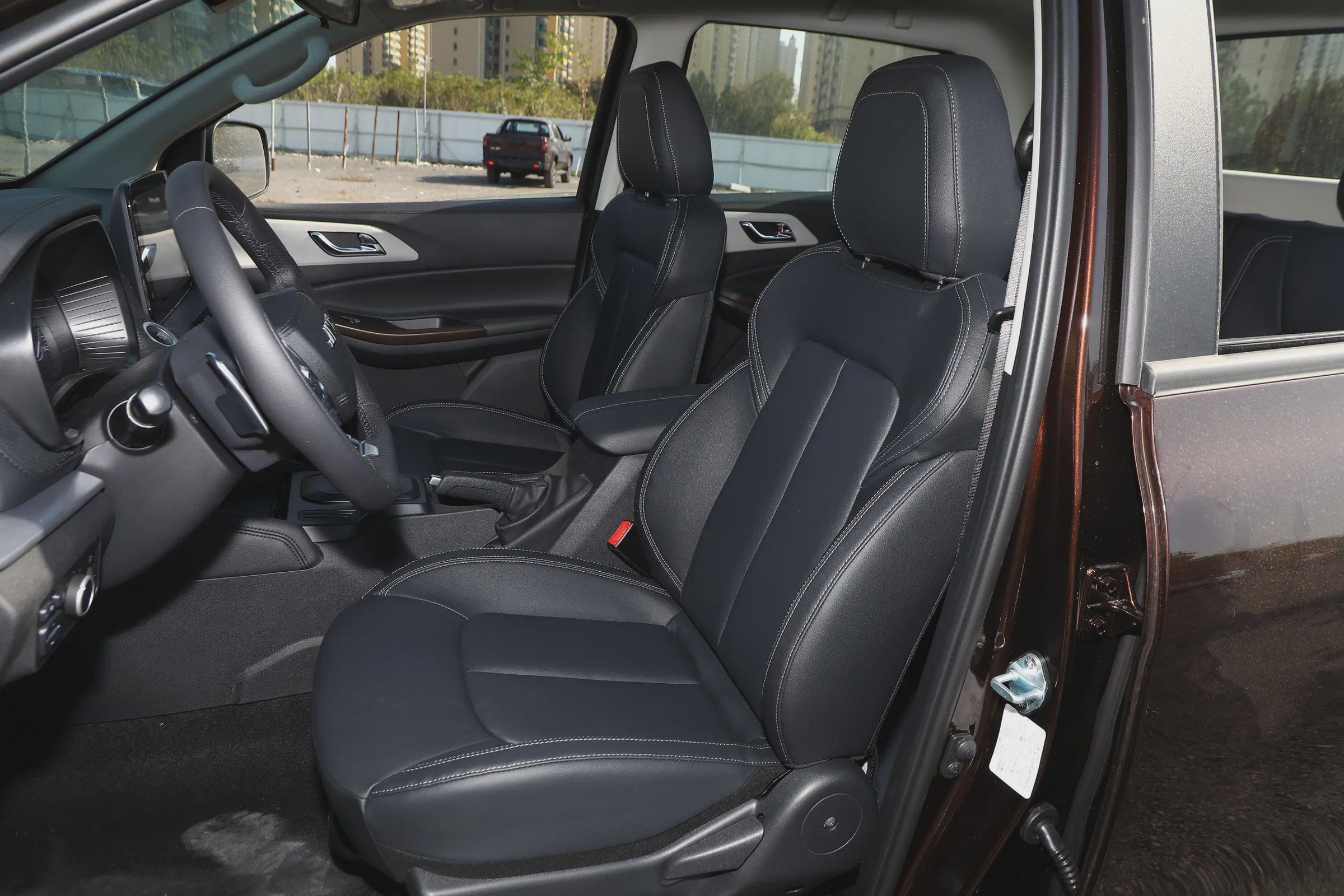 Modèle 2022, 2.0T diesel automatique, 4x4, version confort avec empattement allongé