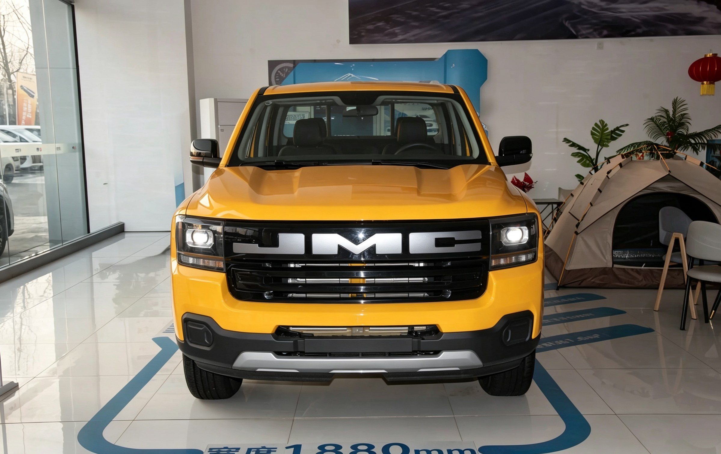 2025款 2.5T 自动柴油四驱长轴平底货箱
