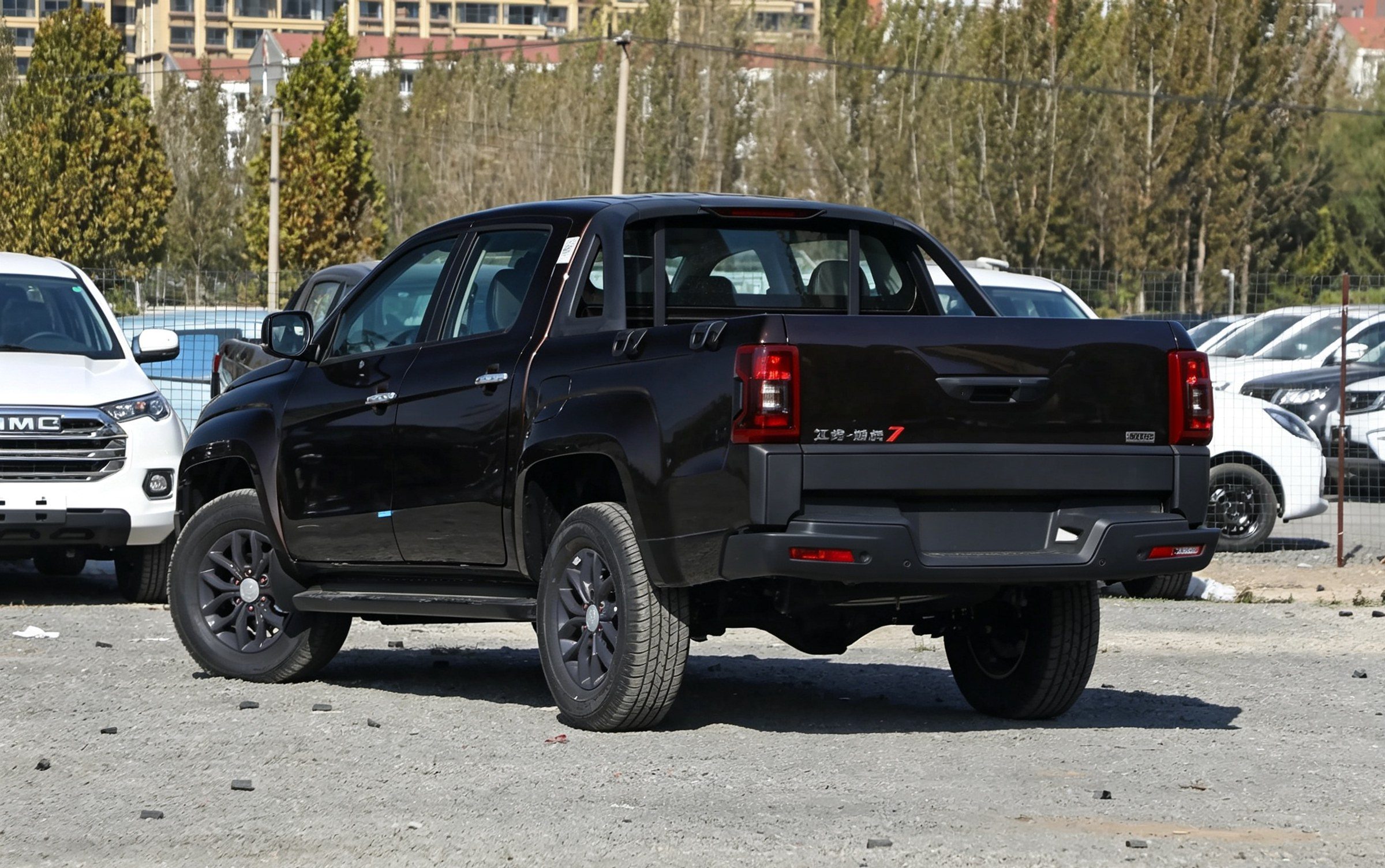 Modèle 2022, 2.0T diesel automatique, 4x4, version confort, empattement standard